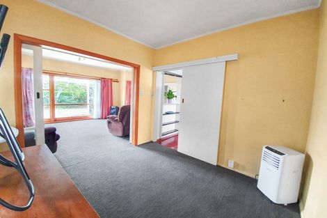 Photo of property in 16 Oxford Street, Fairfield, Hamilton, 3214