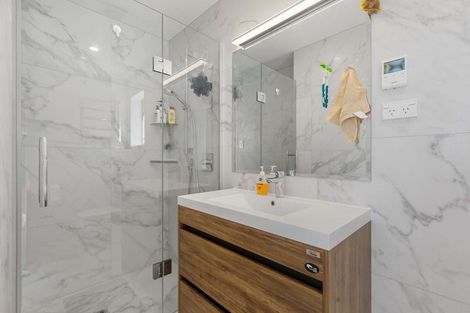 Photo of property in 16b Gilfillan Street, Blockhouse Bay, Auckland, 0600