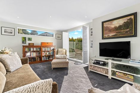 Photo of property in 15c Rodney Road, Northcote Point, Auckland, 0627