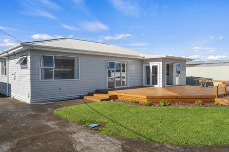 Photo of property in 51b Omata Road, Marfell, New Plymouth, 4310