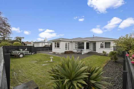 Photo of property in 16 Abraham Crescent, Milson, Palmerston North, 4414