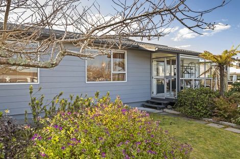 Photo of property in 11a Kinder Street, Acacia Bay, Taupo, 3330