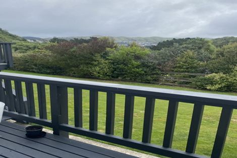 Photo of property in 8 Bushland Grove, Paparangi, Wellington, 6037