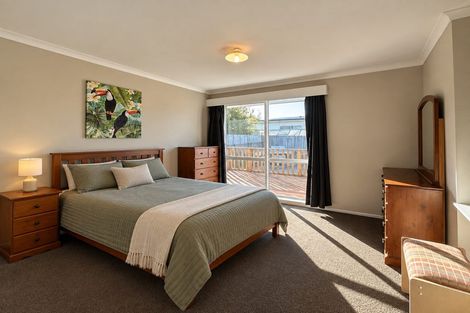 Photo of property in 17 Mortlake Street, Islington, Christchurch, 8042