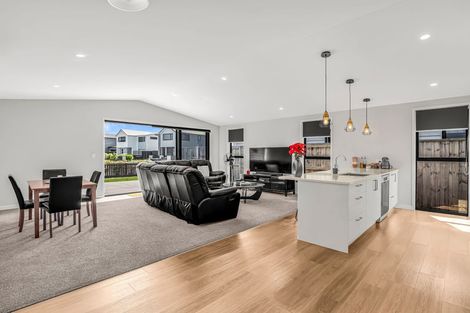 Photo of property in 1 Harp Place, Papamoa, 3118