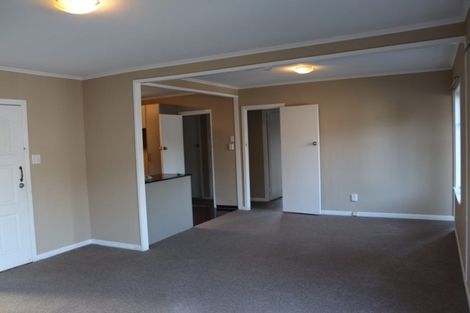 Photo of property in 27 Glenfern Road, Mellons Bay, Auckland, 2014