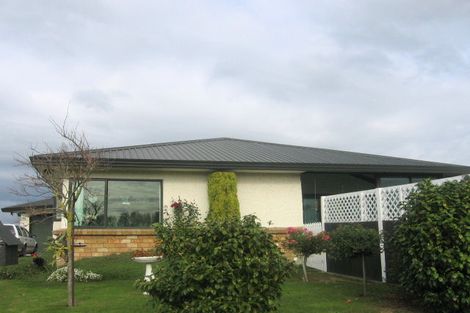 Photo of property in 27 Strachan Way, Highbury, Palmerston North, 4412