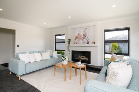 Photo of property in 32 Dogwood Way, Milson, Palmerston North, 4414