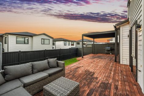 Photo of property in 17 Gecko Road, Hobsonville, Auckland, 0616