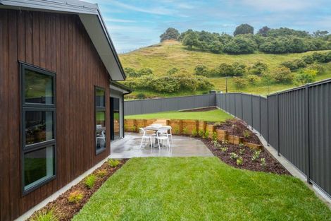 Photo of property in 63 Oak Road, Poraiti, Napier, 4112