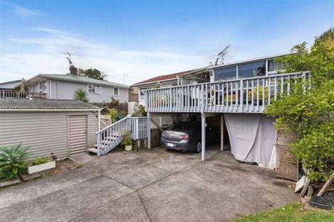 Photo of property in 11 Paragon Avenue, Beach Haven, Auckland, 0626