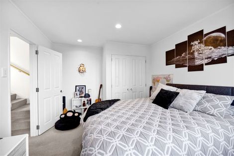 Photo of property in 3a Hillcrest Street, Glen Avon, New Plymouth, 4312