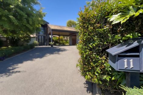 Photo of property in 11 Walnut Grove, Waikanae, 5036