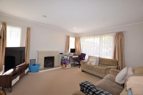 Photo of property in 25 Kirrie Avenue, Te Atatu South, Auckland, 0610