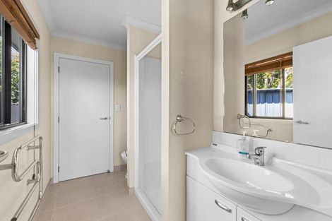 Photo of property in 9 Bassett Place, Taradale, Napier, 4112