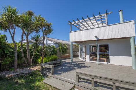 Photo of property in 10 Marine Parade, North New Brighton, Christchurch, 8083