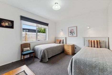 Photo of property in 2/5 Rainsford Street, Moturoa, New Plymouth, 4310