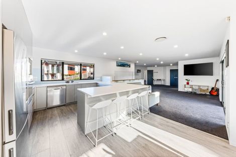 Photo of property in 184b Whangaparaoa Road, Red Beach, 0932