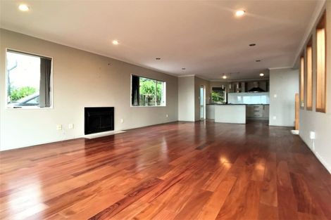 Photo of property in 16 Mcfetridge Place, Hillcrest, Auckland, 0627