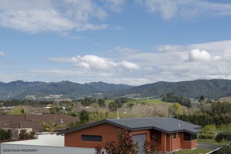 Photo of property in 28 Noble Johnston Drive, Katikati, 3129