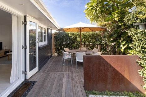 Photo of property in 5 Ngarata Avenue, Mount Maunganui, 3116