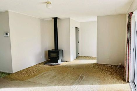 Photo of property in 1 Ballial Place, West Harbour, Auckland, 0618