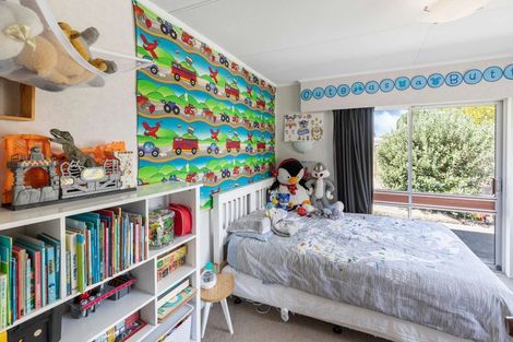 Photo of property in 61 Abraham Crescent, Milson, Palmerston North, 4414