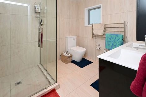 Photo of property in 2 Tirau Place, Mangere, Auckland, 2022