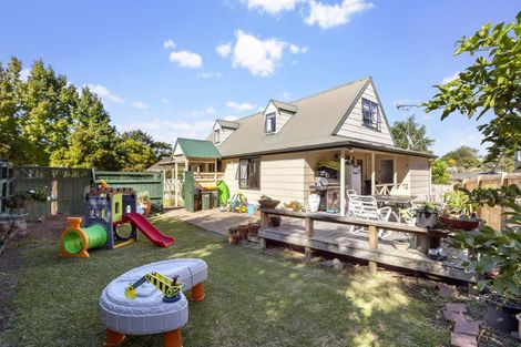 Photo of property in 6 Orinda Close, Botany Downs, Auckland, 2010