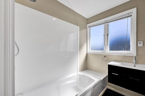 Photo of property in 8 Pacey Avenue, Hawera, 4610