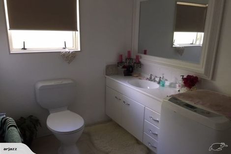 Photo of property in 5 Tern Place, Unsworth Heights, Auckland, 0632