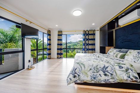 Photo of property in 40 Ewhurst Place, Goodwood Heights, Auckland, 2105