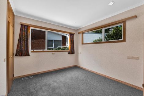 Photo of property in 64 Waiwaka Terrace, Strandon, New Plymouth, 4312
