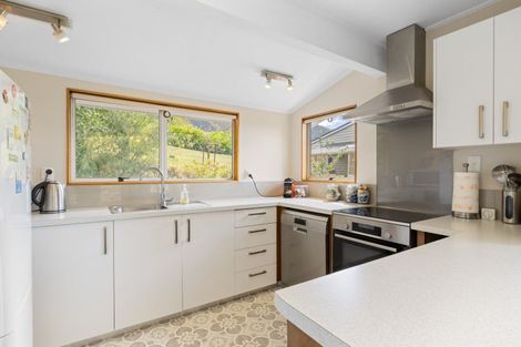 Photo of property in 83 Kent Street, Picton, 7220