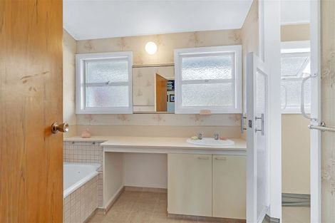 Photo of property in 11 Tuirau Place, Ilam, Christchurch, 8041