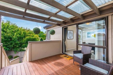 Photo of property in 13 Framalda Place, Conifer Grove, Takanini, 2112