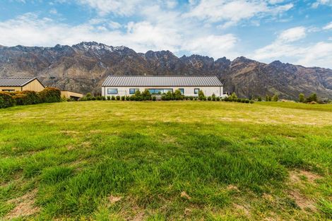 Photo of property in 19 Cunninghams Drive, Jacks Point, Queenstown, 9371