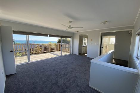 Photo of property in 1412 Whangaparaoa Road, Army Bay, Whangaparaoa, 0930