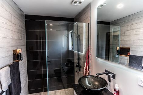 Photo of property in 21b Brian Crescent, Stanmore Bay, Whangaparaoa, 0932