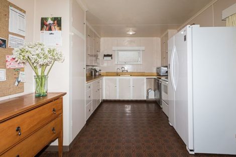 Photo of property in 14 Windsor Road, Waipawa, 4210