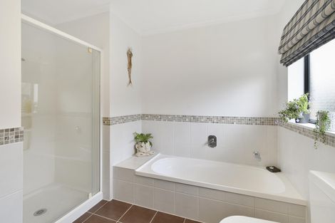 Photo of property in 41 Croftview Road, Wattle Downs, Auckland, 2103