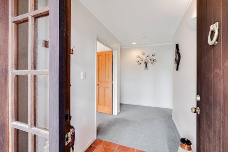 Photo of property in 37 Greenfield Drive, Western Heights, Hamilton, 3200