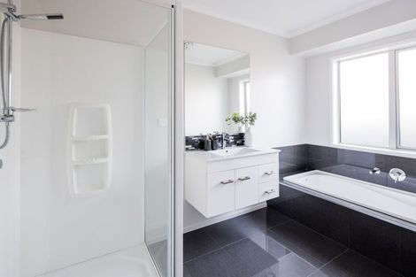 Photo of property in 104 Te Manatu Drive, Huntington, Hamilton, 3210