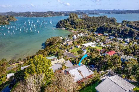 Photo of property in 18 Brind Road, Russell, 0202