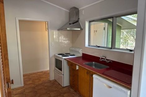 Photo of property in 1/20 Wirihana Road, Titirangi, Auckland, 0604