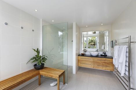 Photo of property in 100 Cornwallis Road, Cornwallis, Auckland, 0604