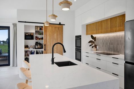 Photo of property in 66 Flint Road West, Stratford, 4332