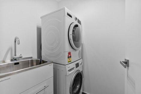 Photo of property in 8/83 Hinemoa Street, Birkenhead, Auckland, 0626