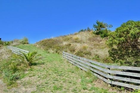 Photo of property in 24 Uxbridge Terrace, Waikawa Beach, Levin, 5573