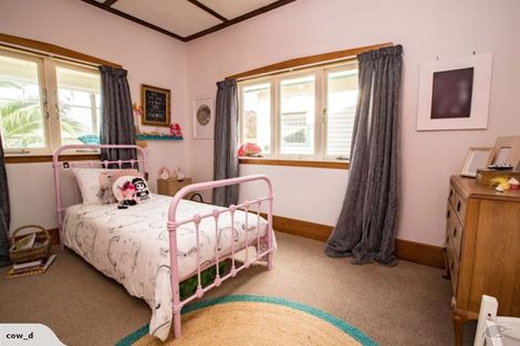 Photo of property in 89 Sunnyside Road, Sunnyvale, Auckland, 0612